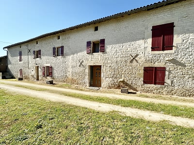4 bed stone house for sale near Pliboux