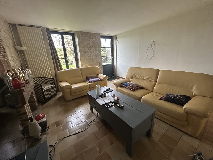 5 bed stone house for sale near Suaux