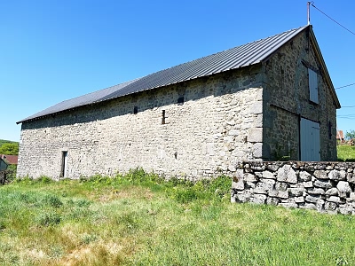Stone barn to renovate near Farges