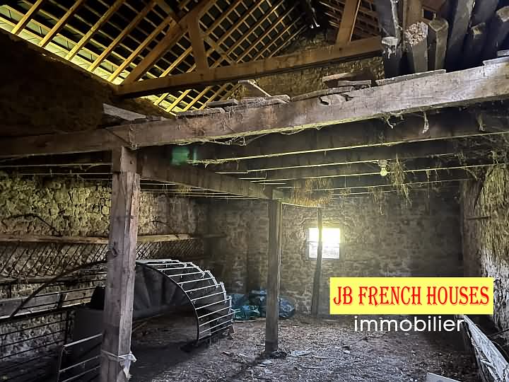 Stone barn to renovate near Farges